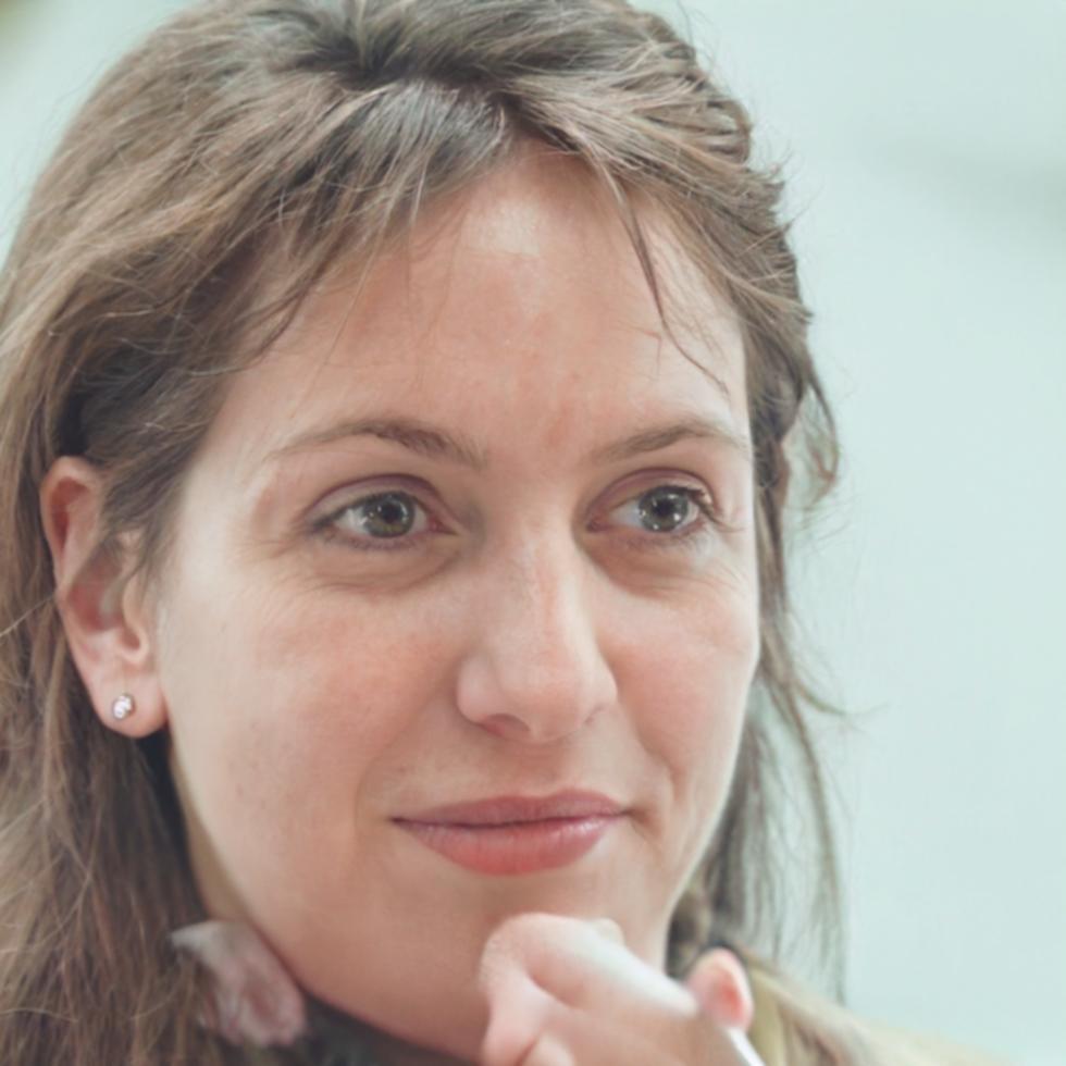 Portrait professionnel de Capucine Beauregard, spécialiste en analyse des risques financiers